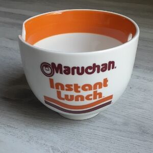 Maruchan Instant Lunch Bowl - White and Orange